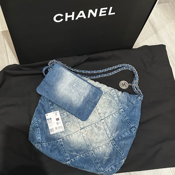 Chanel 22 Denim Hobo - NWT - Picture 4 of 9
